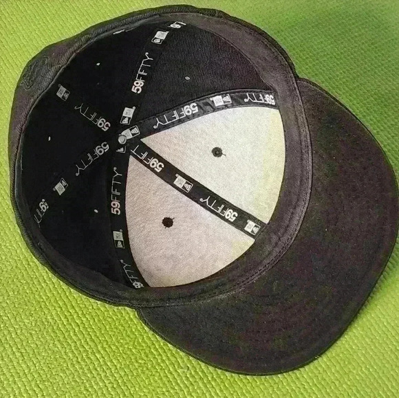 New Era Men's 59Fifty black on black San Jose sharks cap size 7 3/8 - Picture 6 of 9